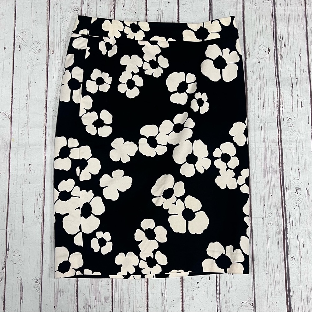 Women’s Black & Cream Flower Straight Pencil Skirt Size 0 by Loft